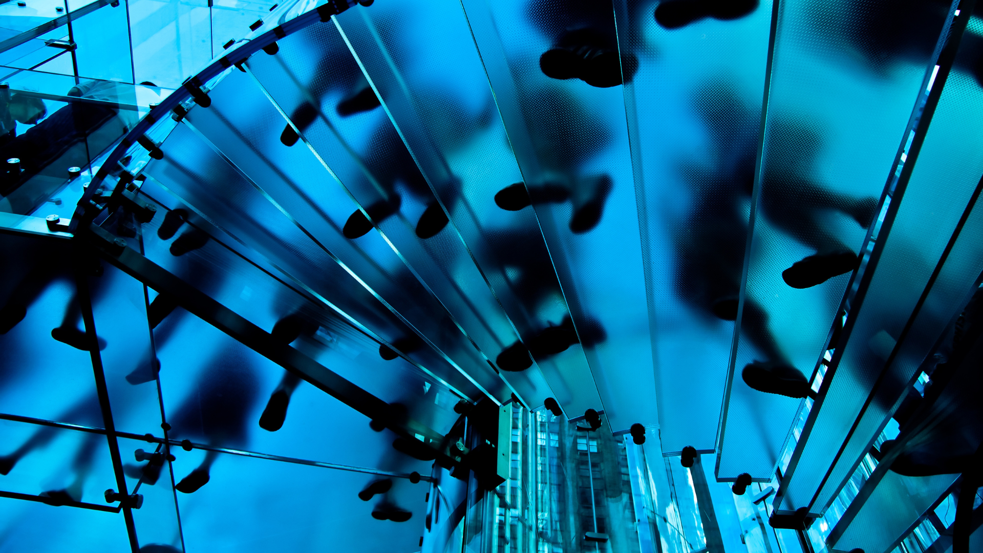 Real-time logistics control tower screens